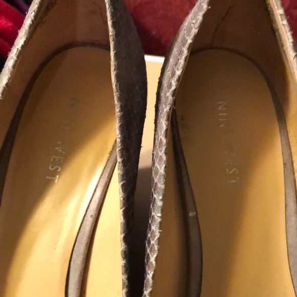Nine West peep toe snake skin wedge - Picture 6 of 8